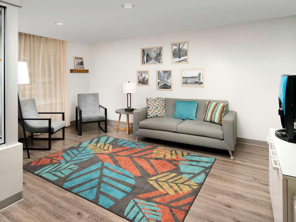 Extended Stay America Suites - Providence Beltér fotó